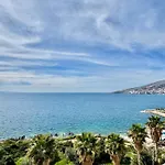 White Sea View Apartamento *