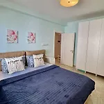 White Sea View Apartamento Sarandë