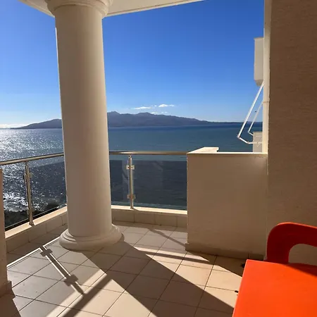 Apartment White Sea View *