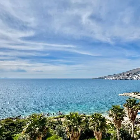 White Sea View Apartament *