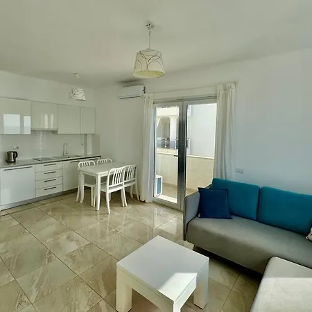 White Sea View Apartment