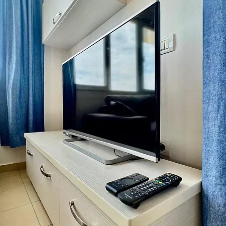 Apartment White Sea View Sarande