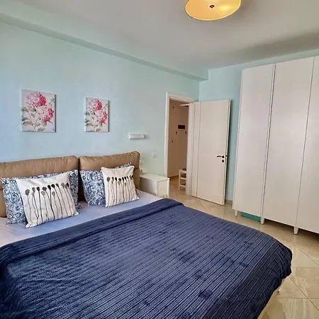 White Sea View Apartment Sarande