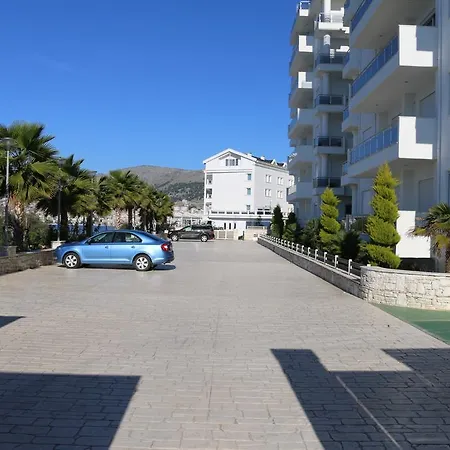 Apartment White Sea View