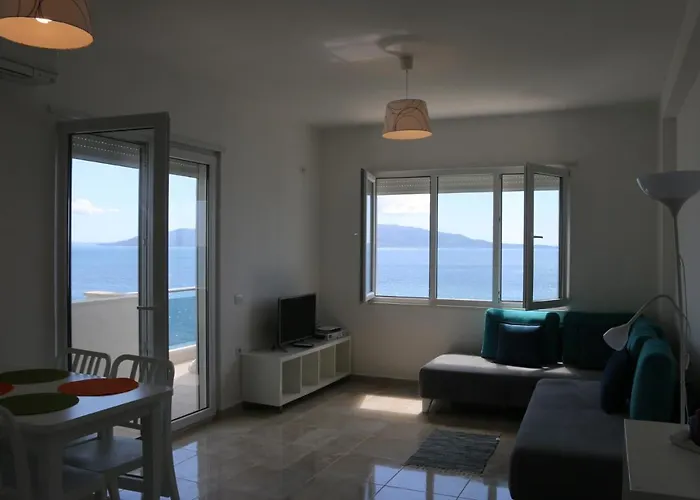 White Sea View Appartement